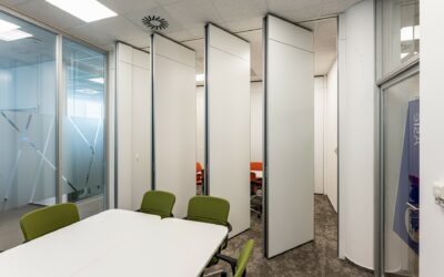 MOTION je mobilní stěna, která dodá soukromí nebo naopak spojuje kolektiv