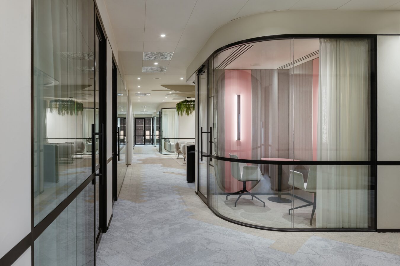 dvojitě prosklená příčka